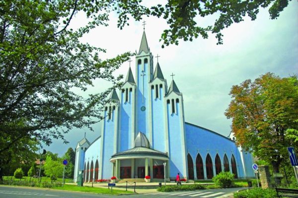 Szent lélek katolikus templom